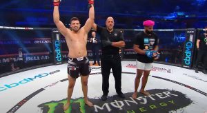 Gohkan Saricam wint zijn partij op TKO bij Bellator Milaan
