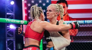 Cindy Dandois verliest haar 2de partij in PFL MMA van de kampioen