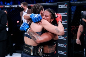 Velasquez vs Kieltholtz Fight Photos 18