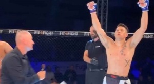 Gino van Steenis stormt door zijn 2de pro partij heen in Denemarken