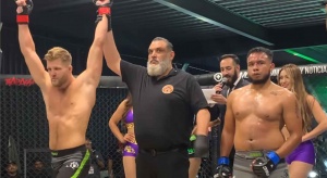 Victor Kuiks pakt zijn pro debut bij UWC 34 in Mexico